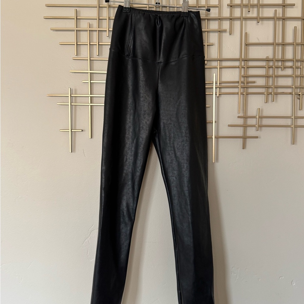 Aritzia Wilfred Free Faux Leather Leggings